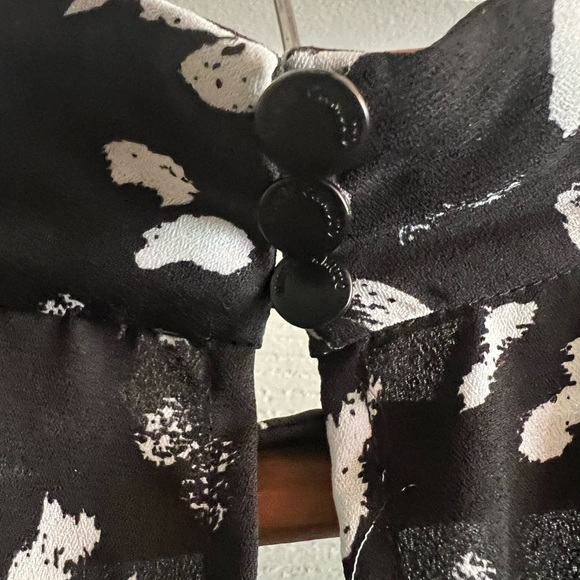 Vince Camuto Sleeveless Top - Picture 7 of 10